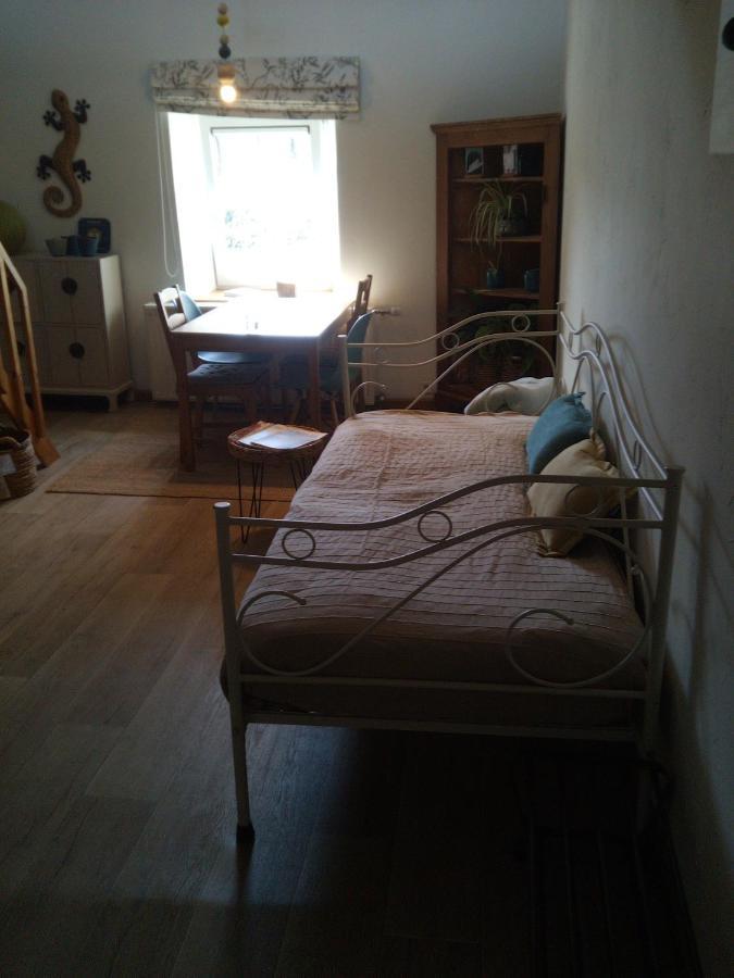 Celinie'S Guest House Gerin Экстерьер фото