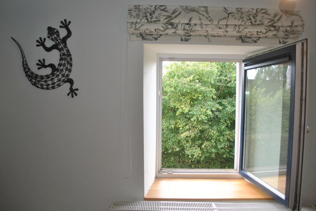 Celinie'S Guest House Gerin Экстерьер фото