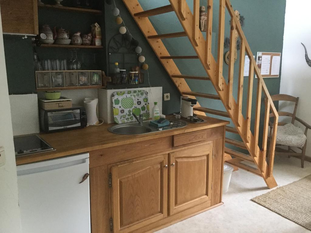 Celinie'S Guest House Gerin Экстерьер фото